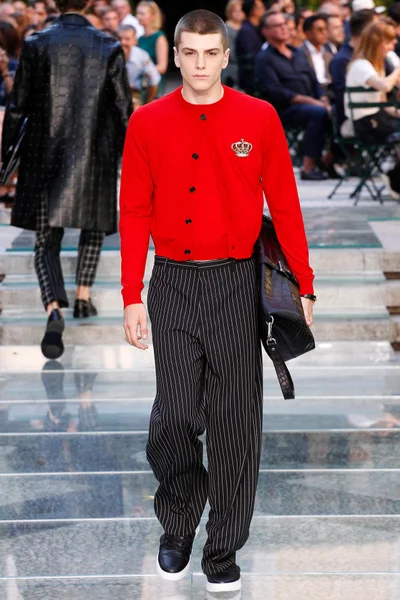 Look 5